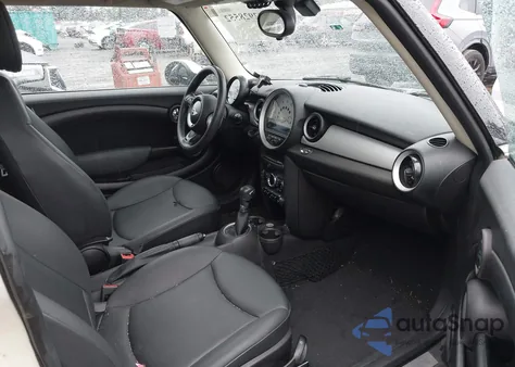 2013 Mini Hardtop Cooper z USA, uszkodzony, nr VIN WMWSU3C58DT549016